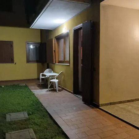 Yellow House Apartment Verres