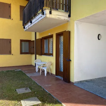 Yellow House Apartment