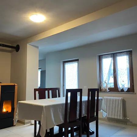 Yellow House Apartment Verres