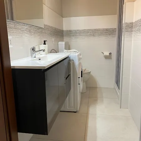 Yellow House Apartment Verres